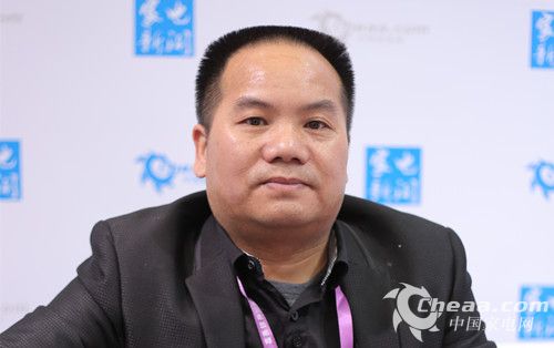 佛山太电智能科技有限公司总工程师阳连艮在AWE2014上接受CHEAA记者采访（图）
