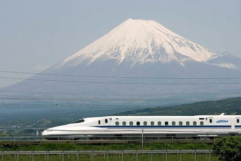 日本拟限制太阳能发电 为保护富士山