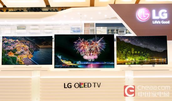 图3:LG在近期的2015 IFA柏林消费电子展上展出多款OLED电视新品