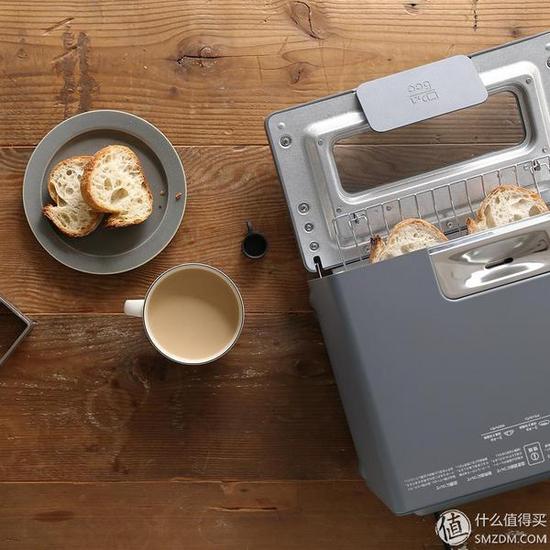 号称可烤出世界上最好吃的面包:BALMUDA 巴慕达 The Toaster 烤面包机新出限量灰色