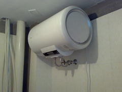 使用及安装 电热水器安全常识常备心中