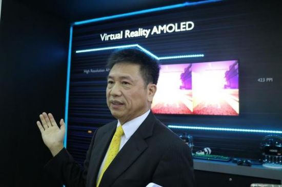 友达光电董事长彭双浪表示公司打算开发OLED但无意进入竞争激烈的智能手机市场。
