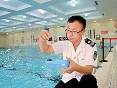 一台净水机价值30万元 你家的多少钱?