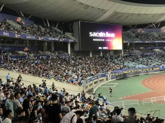 苏宁恒大2:2战平 帅康携手苏宁跨界助阵引爆现场,苏宁恒大2:2战平,帅康携手苏宁跨界助阵引爆现场