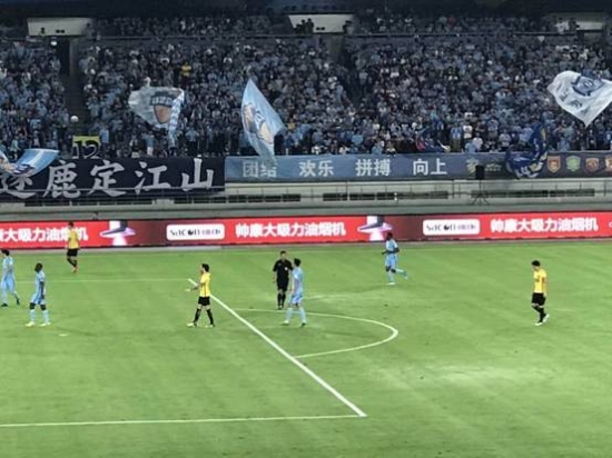 苏宁恒大2:2战平 帅康携手苏宁跨界助阵引爆现场,苏宁恒大2:2战平,帅康携手苏宁跨界助阵引爆现场