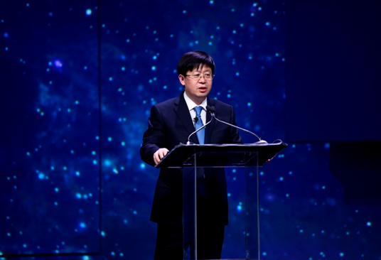 海信集团总裁刘洪新在CES前夕做主题演讲