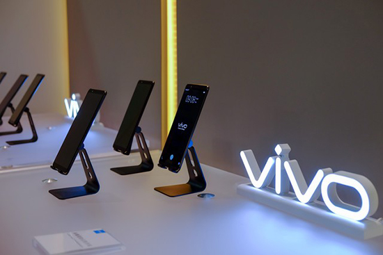 聚焦CES2018:首款屏下指纹手机亮相,华为Mate 10打入北美市场