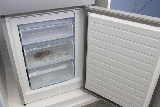 生活指南：冰箱冷藏室里有积水怎么回事？