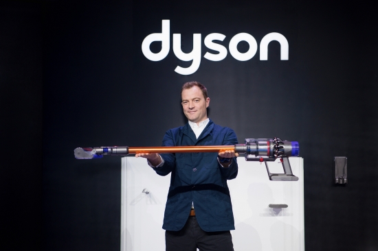 杰克·戴森揭幕全新戴森Cyclone V10™无绳吸尘器