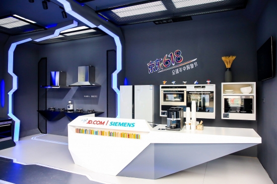 “飞行器”内部搭载西门子全新厨电产品的未来厨房