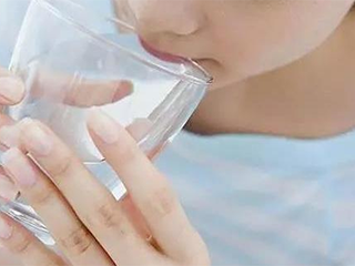 现在的水里有什么?你家还差一台净水器