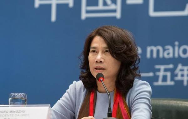 董明珠:买格力总比乐视好 明年空调全用自家芯片