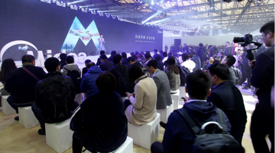 美的AWE首推两大套系化新品 领衔消费细分时代-家电圈官网