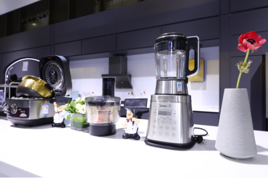 美的智频静音破壁机实力圈粉 健康养生科技闪耀AWE2019