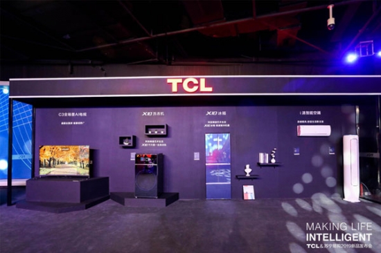 三款TCL全场景AI电视在苏宁发布，全屋家电听你指挥
