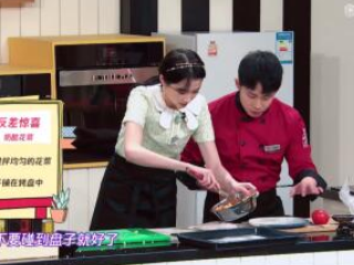 同样15分钟为何他能多做一道菜赢得比拼?