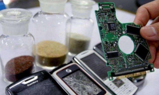 旧手机回收隐藏暴利行业?每部手机都含有“真金白银”! 第2张 旧手机回收隐藏暴利行业?每部手机都含有“真金白银”! 第2张