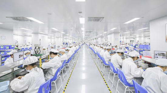 电子烟的制造工厂。(来源:悦刻官网)