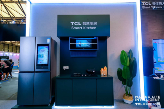 final【新闻稿】TCL UDE“秀肌肉”，8K大屏电视跨界“包场”玩转Chinajoy1680