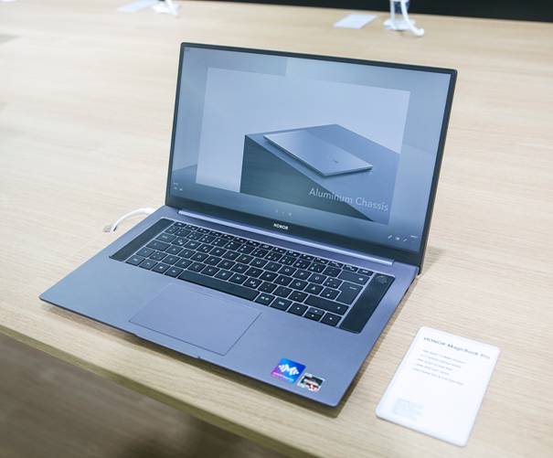 IFA 2020荣耀发布两款全新手表及MagicBook Pro