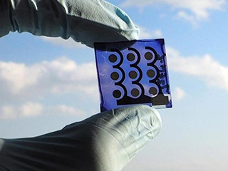 研究人员用机器学习来进行几乎无限的太阳能电池实验