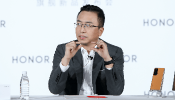 对话荣耀CEO赵明：折叠屏会是国产手机弯道超车苹果的契机