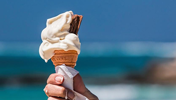 雪糕冰淇淋“偷袭”又“扎心” 怎样实现夏日冰饮自由？