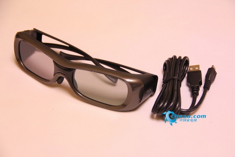 tcl l43v7300a-3d液晶电视3d眼镜及充电数据线