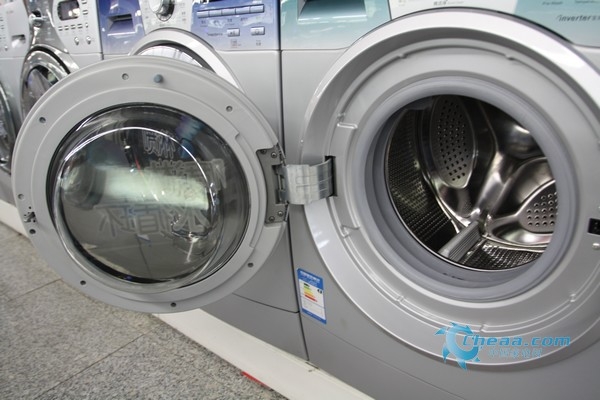 静音效果好美的凡帝罗变频滚筒洗衣机