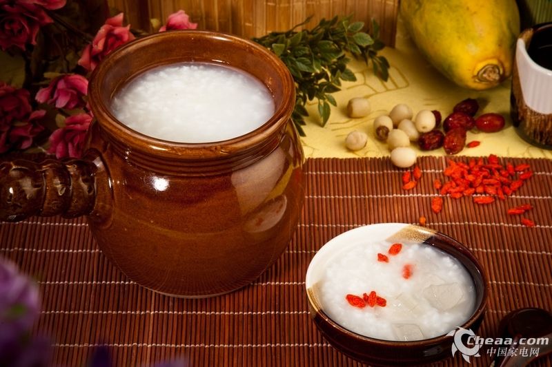 青毛豆粥    豆类含有丰富的植物蛋白.