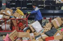 多家快递企业官宣“春节不打烊”，“反内卷”拼服务
