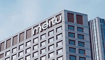 美图AI转型引资本热捧 用户投诉与护城河隐忧并存