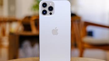 iPhone 17热销背后 苹果的霸权与隐忧