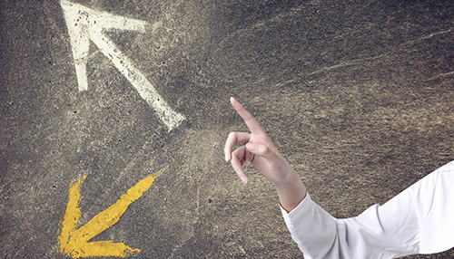 小家电行业“冰火交织”:一边调整一边扩产