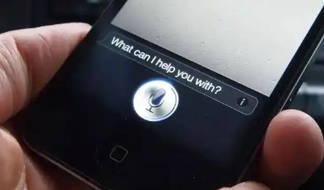 苹果Siri变身聊天机器人 苹果要在AI竞赛中后来居上?