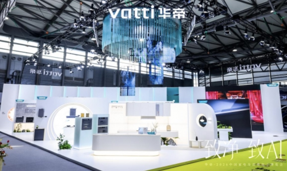 以优质供给激活厨电内需 华帝瓷话烟灶套系登AWE舞台斩获大奖